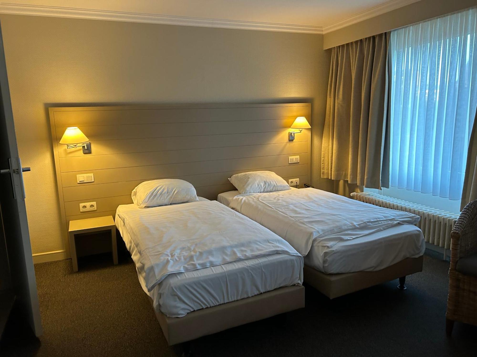 ברוז' Hotel Atlas מראה חיצוני תמונה